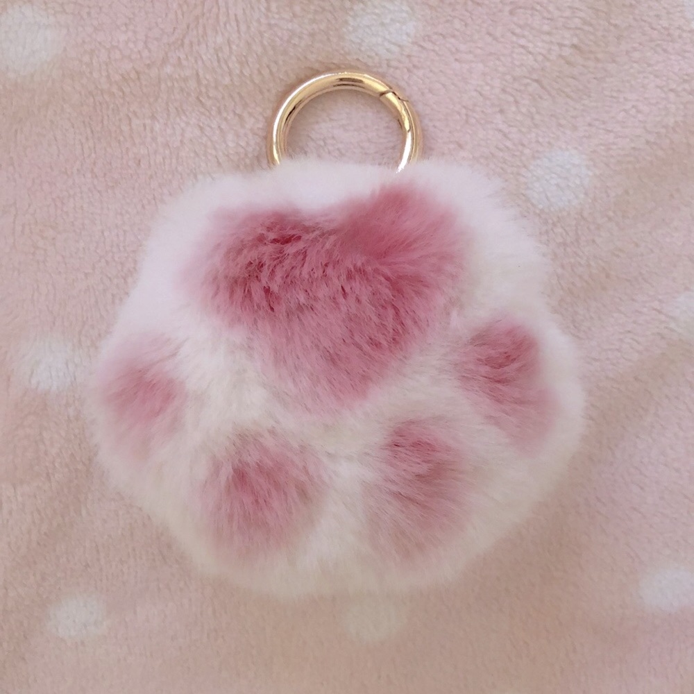 NWOT Kawaii Cat Paw Keychain/Bag Charm 💕